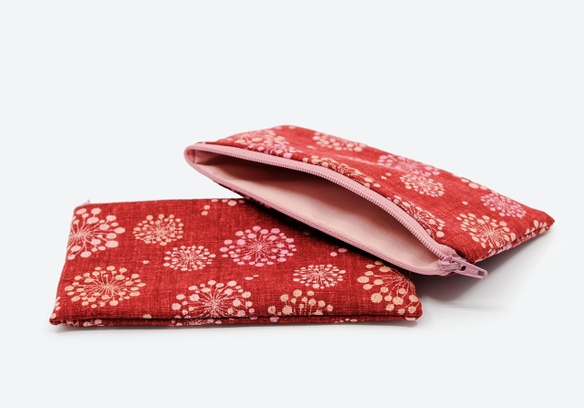 Pouch M &ndash; Feuerwerk rot