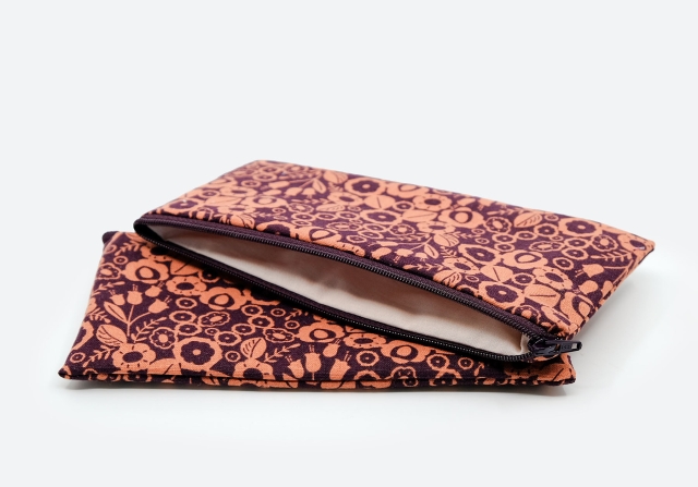 Pouch L &ndash;Rostrot Blumen