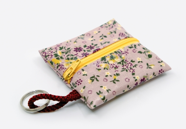 Schl&uuml;sseletui Blumenmuster
